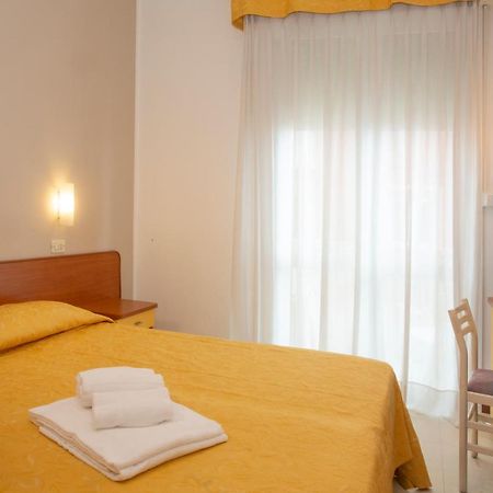 Hotel Carnaby Rimini Eksteriør bilde