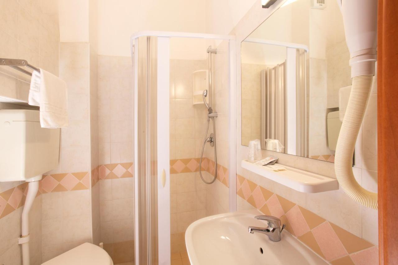 Hotel Carnaby Rimini Eksteriør bilde