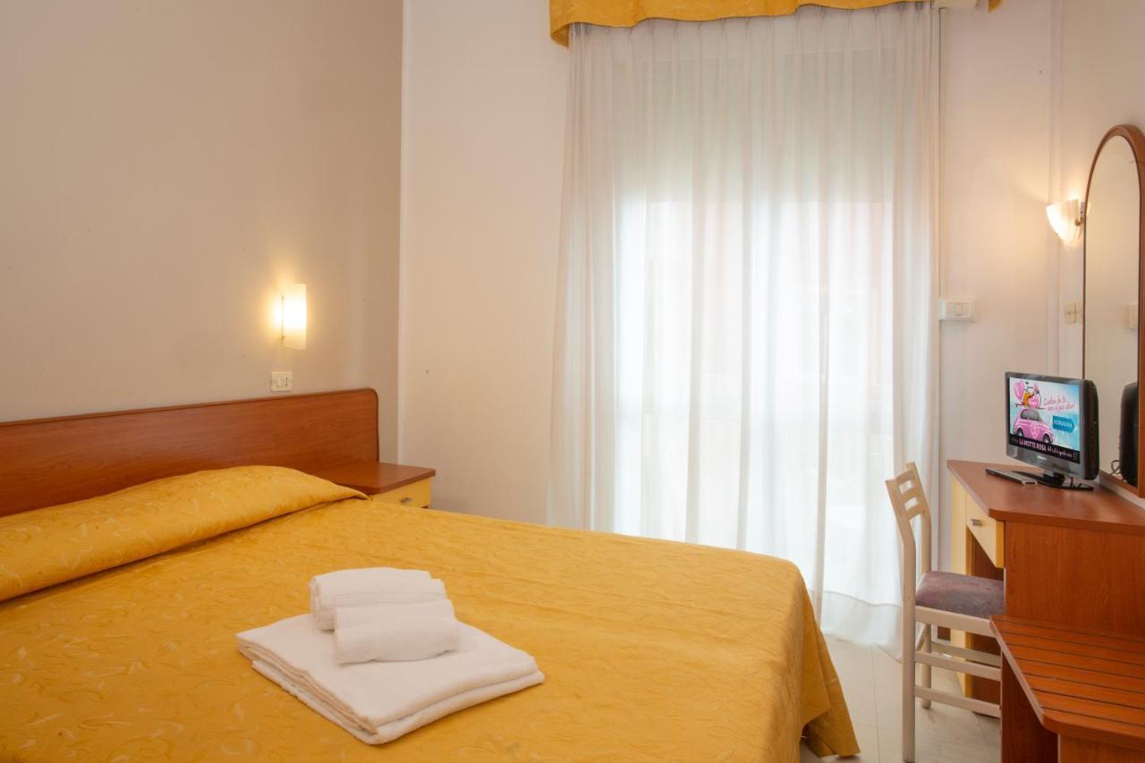 Hotel Carnaby Rimini Eksteriør bilde