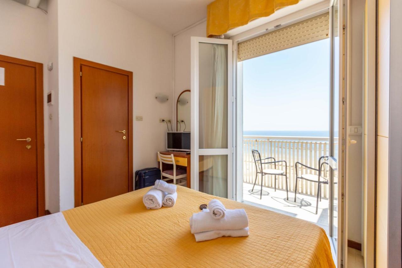 Hotel Carnaby Rimini Eksteriør bilde