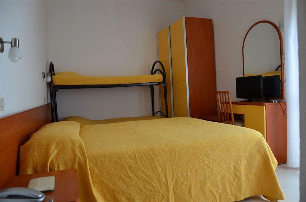Hotel Carnaby Rimini Eksteriør bilde