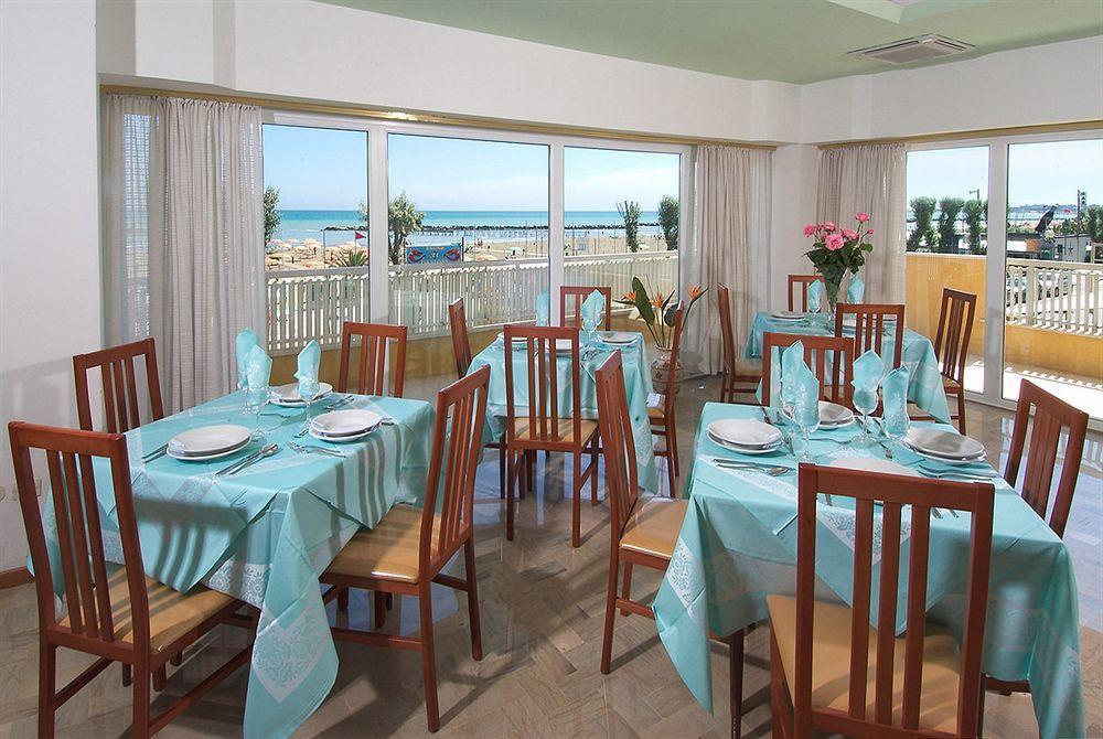 Hotel Carnaby Rimini Eksteriør bilde