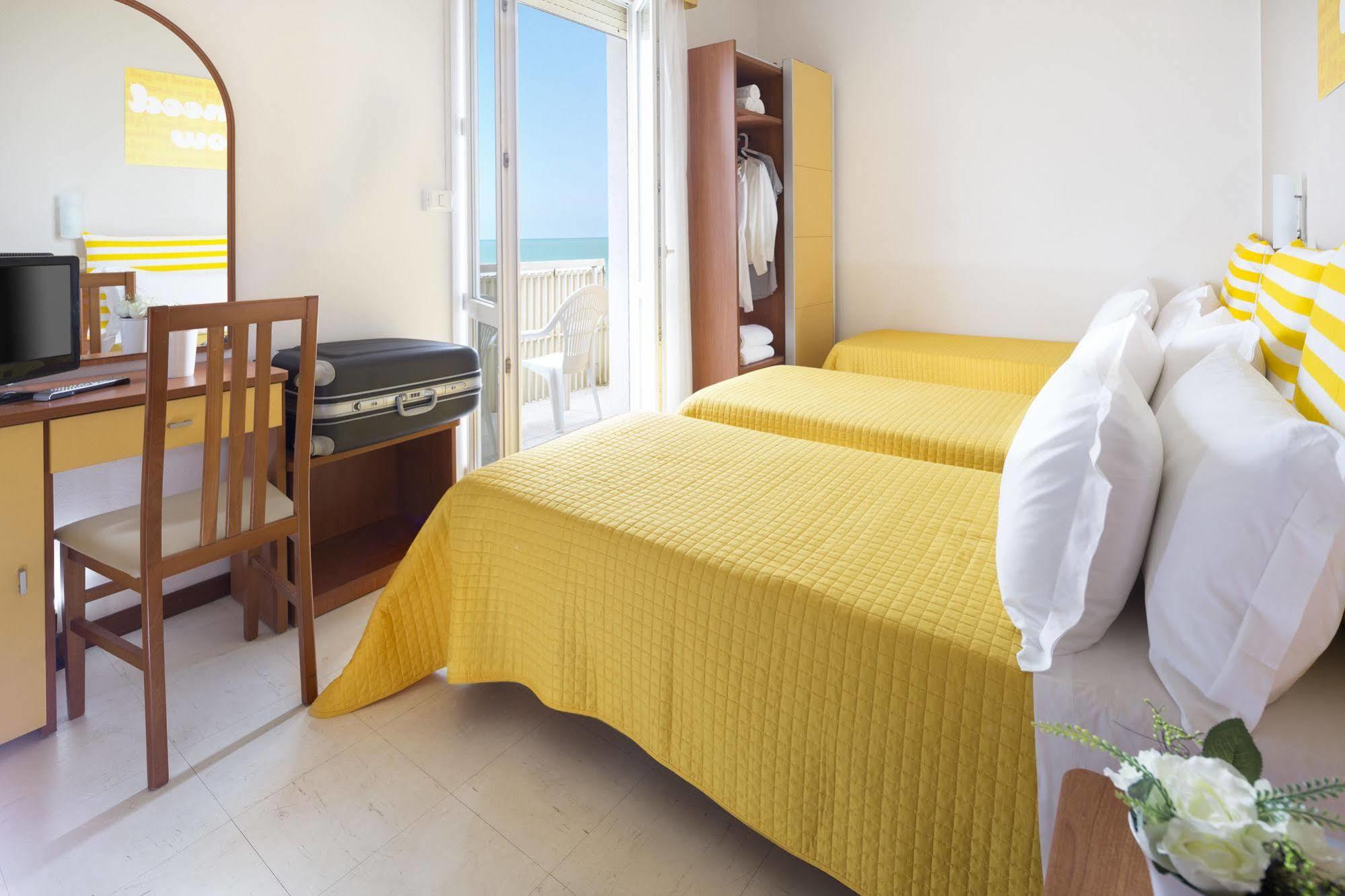 Hotel Carnaby Rimini Eksteriør bilde