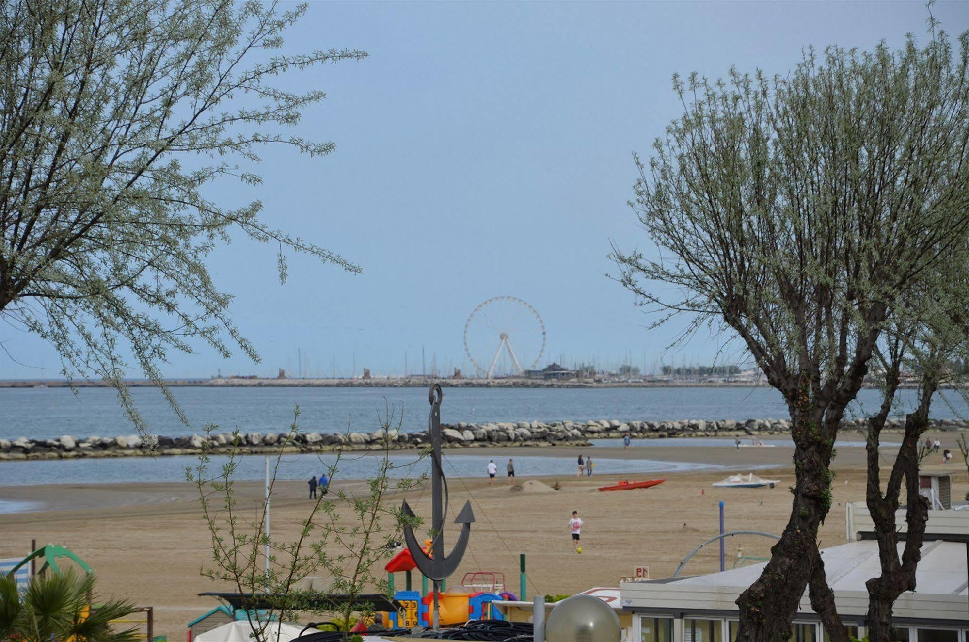 Hotel Carnaby Rimini Eksteriør bilde